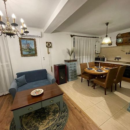 Apartament Yannis Apartment Alba Iulia Ngoại thất bức ảnh