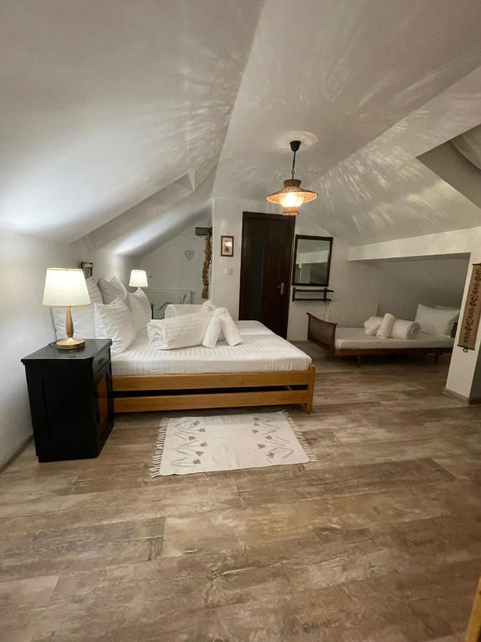 Apartament Yannis Apartment Alba Iulia Ngoại thất bức ảnh